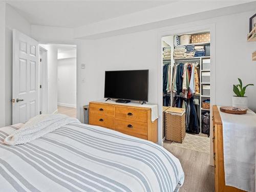 103-827 North Park St, Victoria, BC - Indoor Photo Showing Bedroom