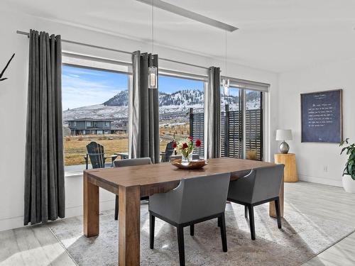 205 Rue Cheval Noir, Kamloops, BC - Indoor Photo Showing Dining Room