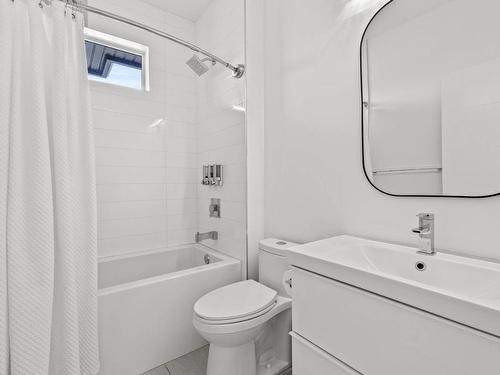 205 Rue Cheval Noir, Kamloops, BC - Indoor Photo Showing Bathroom