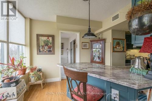 403 - 180 Limeridge Road W, Hamilton, ON - Indoor