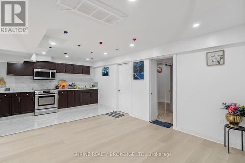 1552 Sandridge Avenue, London, ON - Indoor Photo Showing Kitchen