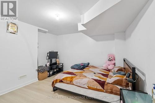 1552 Sandridge Avenue, London, ON - Indoor Photo Showing Bedroom