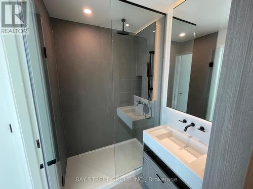 4104 - 55 Charles Street E, Toronto, ON - Indoor Photo Showing Bathroom