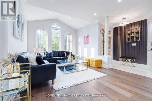 45 Williamson Drive, Brampton, ON - Indoor Photo Showing Living Room