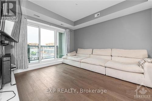 203 - 615 Longfields Drive, Ottawa, ON - Indoor Photo Showing Living Room