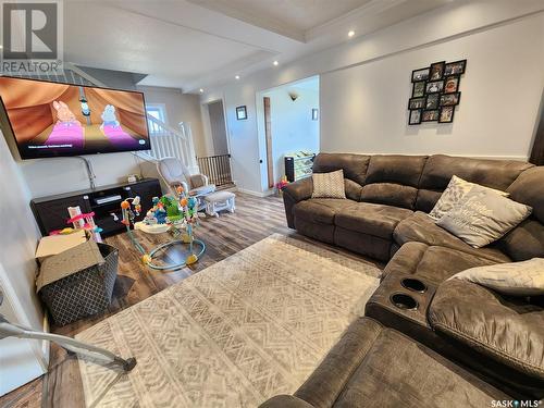 10 Danton Street, Tribune, SK - Indoor Photo Showing Living Room