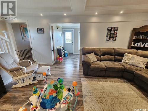 10 Danton Street, Tribune, SK - Indoor Photo Showing Living Room