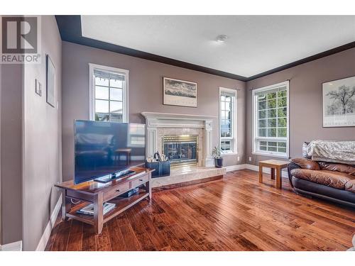 6401 Harrison Heights, Summerland, BC - Indoor Photo Showing Living Room With Fireplace