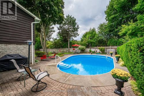 847 Edistel Crescent, Mississauga, ON - Outdoor With In Ground Pool With Backyard