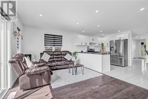 37 Woodedge Circle, Kitchener, ON - Indoor