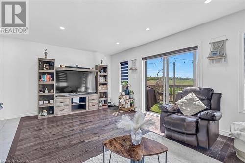 37 Woodedge Circle, Kitchener, ON - Indoor Photo Showing Living Room