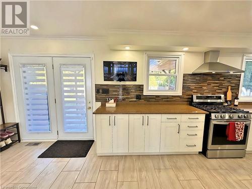 6 Vine Road, Grimsby, ON - Indoor Photo Showing Kitchen