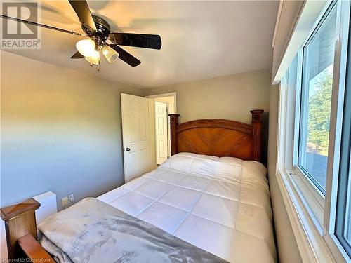 6 Vine Road, Grimsby, ON - Indoor Photo Showing Bedroom