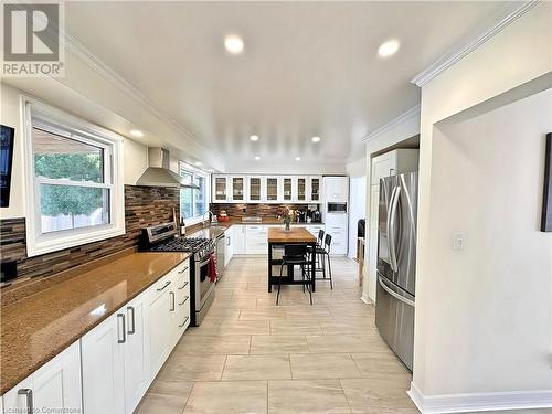 6 Vine Road, Grimsby, ON - Indoor Photo Showing Kitchen