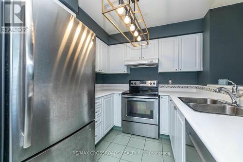 303 - 18 Pemberton Avenue, Toronto, ON - Indoor Photo Showing Kitchen With Double Sink