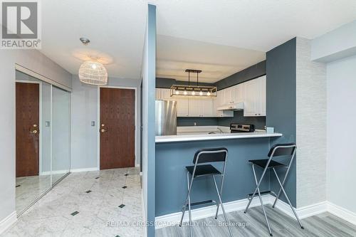 303 - 18 Pemberton Avenue, Toronto, ON - Indoor Photo Showing Kitchen