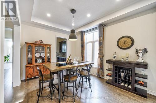 509 Clifford Perry Place, Newmarket, ON - Indoor Photo Showing Living Room