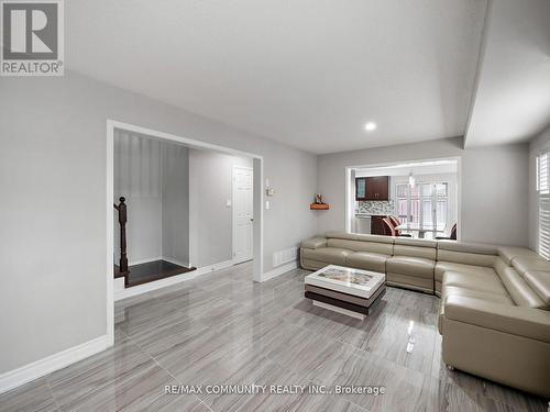 106 Charles Brown Road, Markham, ON - Indoor Photo Showing Living Room