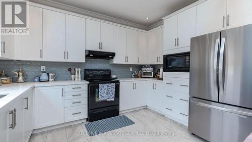 1129 Meighen Way, Milton, ON - Indoor Photo Showing Kitchen