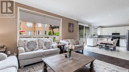 1129 Meighen Way, Milton, ON - Indoor Photo Showing Living Room