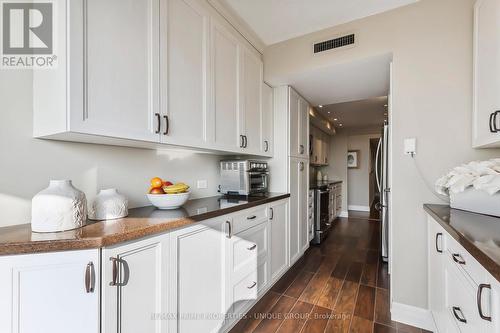 2310 - 1300 Bloor Street, Mississauga, ON - Indoor Photo Showing Kitchen