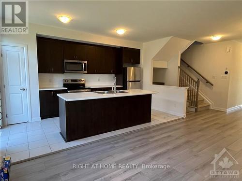 176 Namaste Walk, Barrhaven (7704 - Barrhaven - Heritage Park), ON - Outdoor