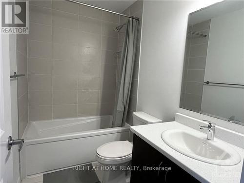 176 Namaste Walk, Barrhaven (7704 - Barrhaven - Heritage Park), ON - Indoor Photo Showing Kitchen With Double Sink