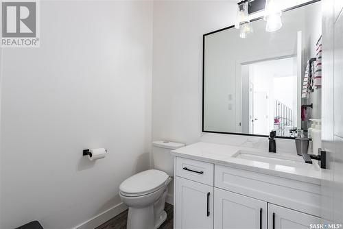 800 1St Avenue N, Martensville, SK - Indoor Photo Showing Bathroom