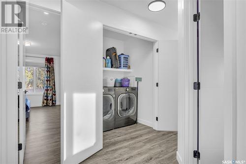 800 1St Avenue N, Martensville, SK - Indoor Photo Showing Laundry Room