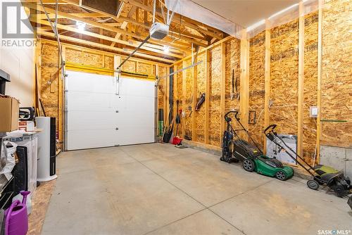 800 1St Avenue N, Martensville, SK - Indoor Photo Showing Garage