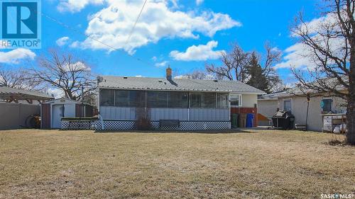 2924 3Rd Avenue N, Regina, SK - Outdoor