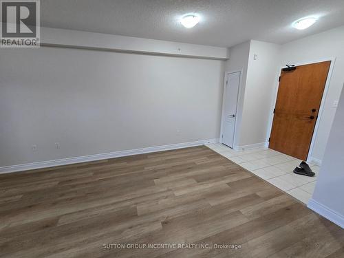 205 - 100 Dean Avenue, Barrie, ON - Indoor Photo Showing Other Room