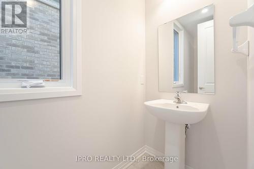 53 Robert Wyllie Street, North Dumfries, ON - Indoor Photo Showing Bathroom