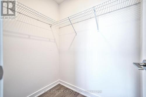 1516 - 38 Honeycrisp Crescent, Vaughan, ON - Indoor With Storage