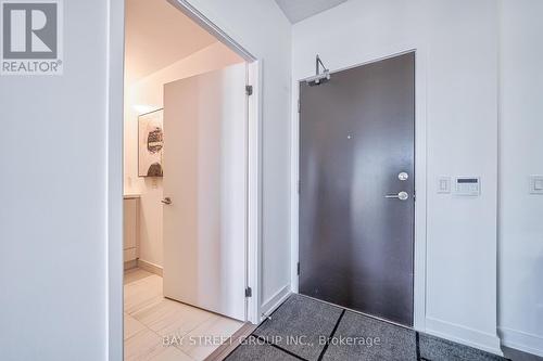 1516 - 38 Honeycrisp Crescent, Vaughan, ON - Indoor Photo Showing Other Room