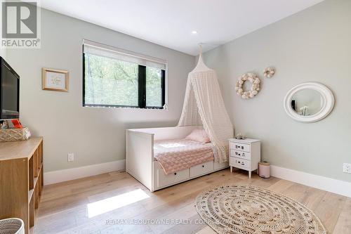 295 Allen Road, Grimsby, ON - Indoor Photo Showing Bedroom