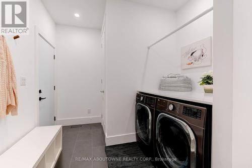 295 Allen Road, Grimsby, ON - Indoor Photo Showing Laundry Room