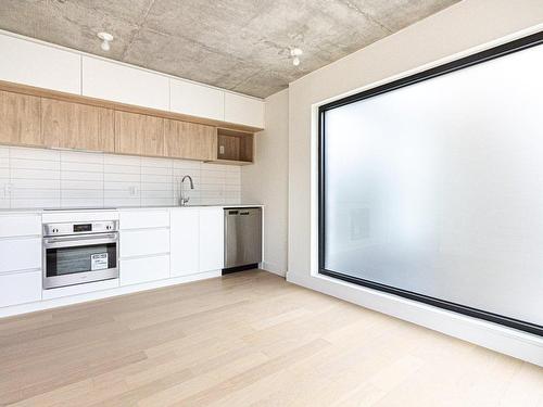 Living room - 407-1 Av. Viger O., Montréal (Ville-Marie), QC - Indoor Photo Showing Kitchen