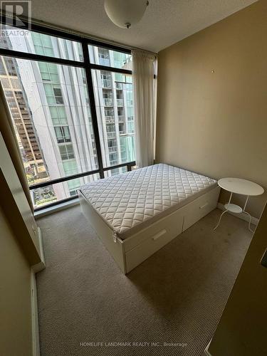 1602 - 18 Yorkville Avenue, Toronto, ON - Indoor Photo Showing Bedroom