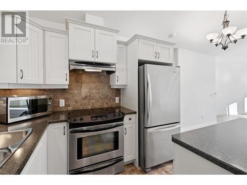 4433 Gordon Drive Unit# 208, Kelowna, BC - Indoor Photo Showing Kitchen