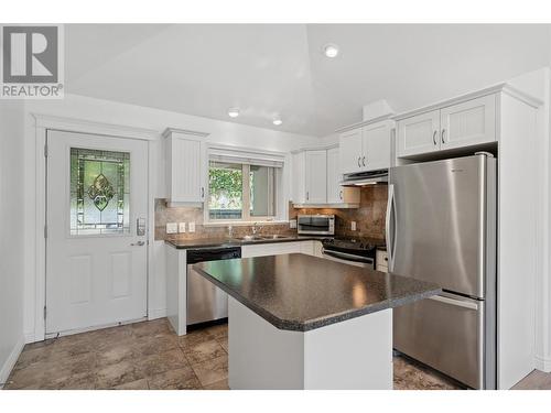 4433 Gordon Drive Unit# 208, Kelowna, BC - Indoor Photo Showing Kitchen