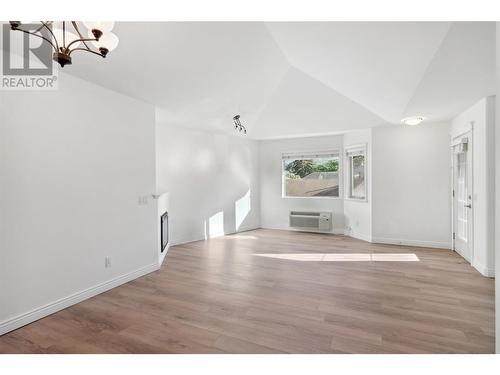 4433 Gordon Drive Unit# 208, Kelowna, BC - Indoor