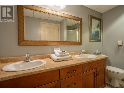 4433 Gordon Drive Unit# 208, Kelowna, BC - Indoor Photo Showing Bathroom