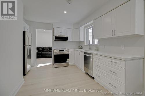 179 Oxford Street, Richmond Hill, ON - Indoor Photo Showing Kitchen