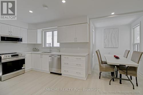 179 Oxford Street, Richmond Hill, ON - Indoor Photo Showing Kitchen