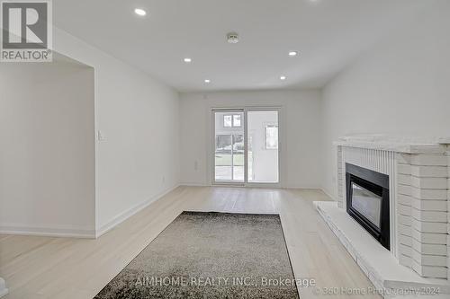 179 Oxford Street, Richmond Hill, ON - Indoor Photo Showing Other Room With Fireplace