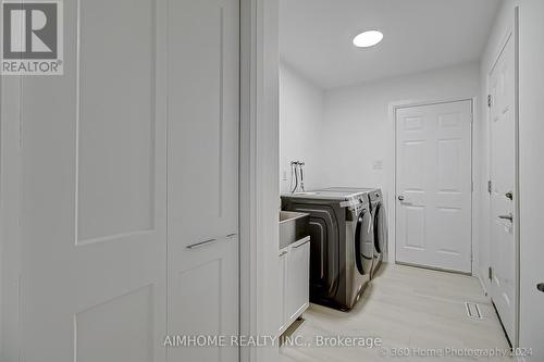 179 Oxford Street, Richmond Hill, ON - Indoor Photo Showing Laundry Room