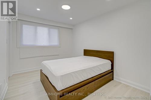 179 Oxford Street, Richmond Hill, ON - Indoor Photo Showing Bedroom