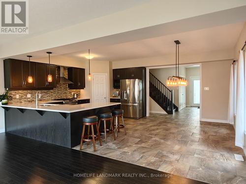 7 Dudley Drive, Guelph, ON - Indoor Photo Showing Kitchen With Upgraded Kitchen