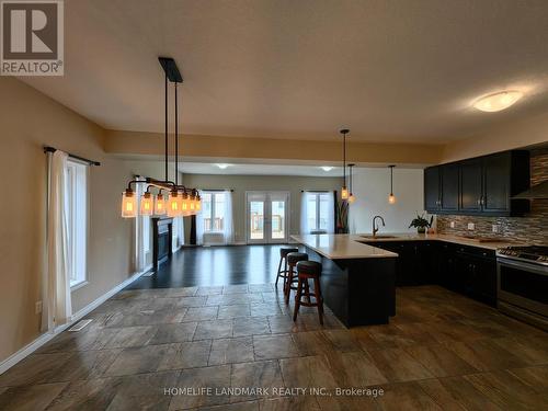 7 Dudley Drive, Guelph, ON - Indoor Photo Showing Kitchen With Upgraded Kitchen